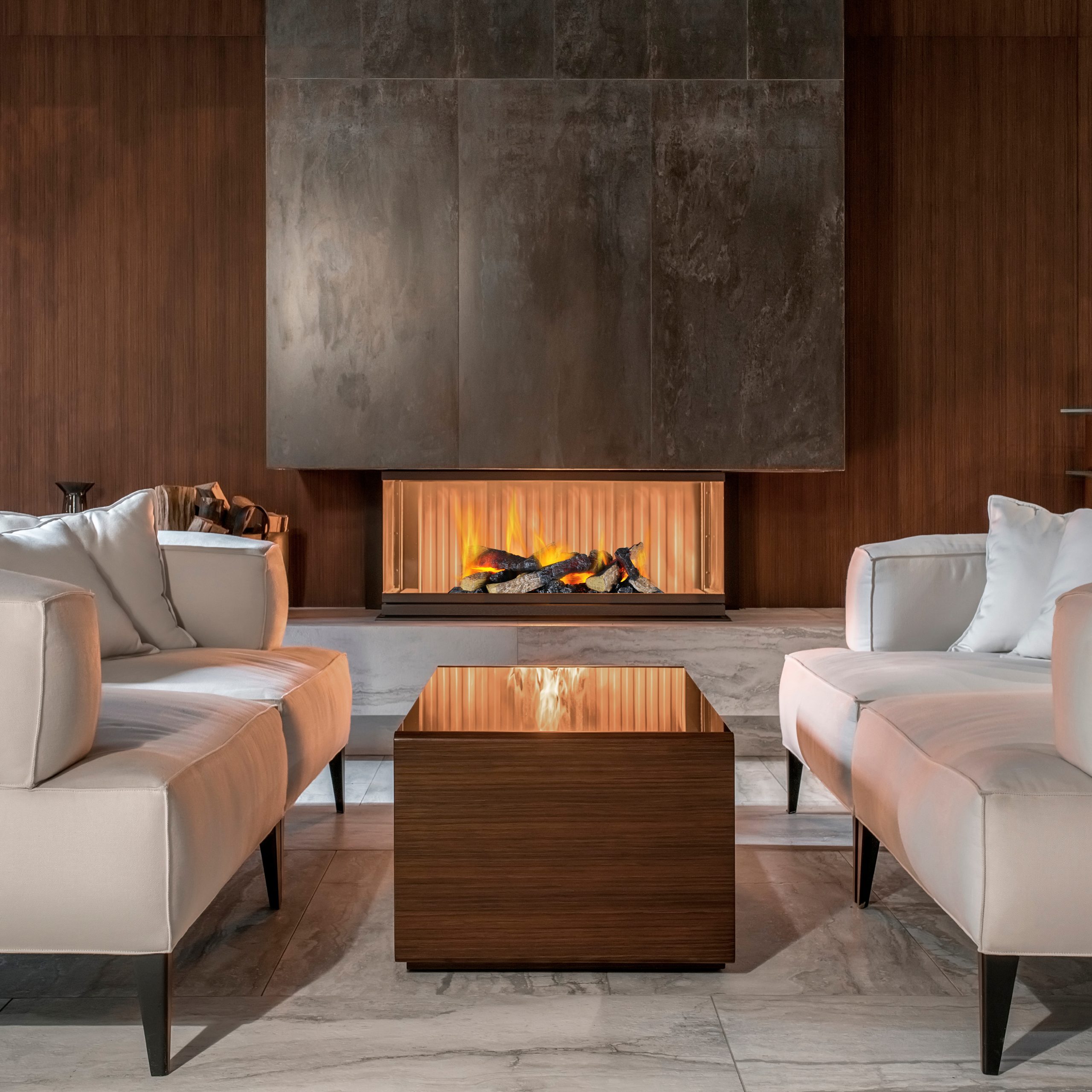Kit Glamm 3D II electric fireplace in a modern living room setting, offering realistic flame effects and advanced technology for a cozy ambiance.