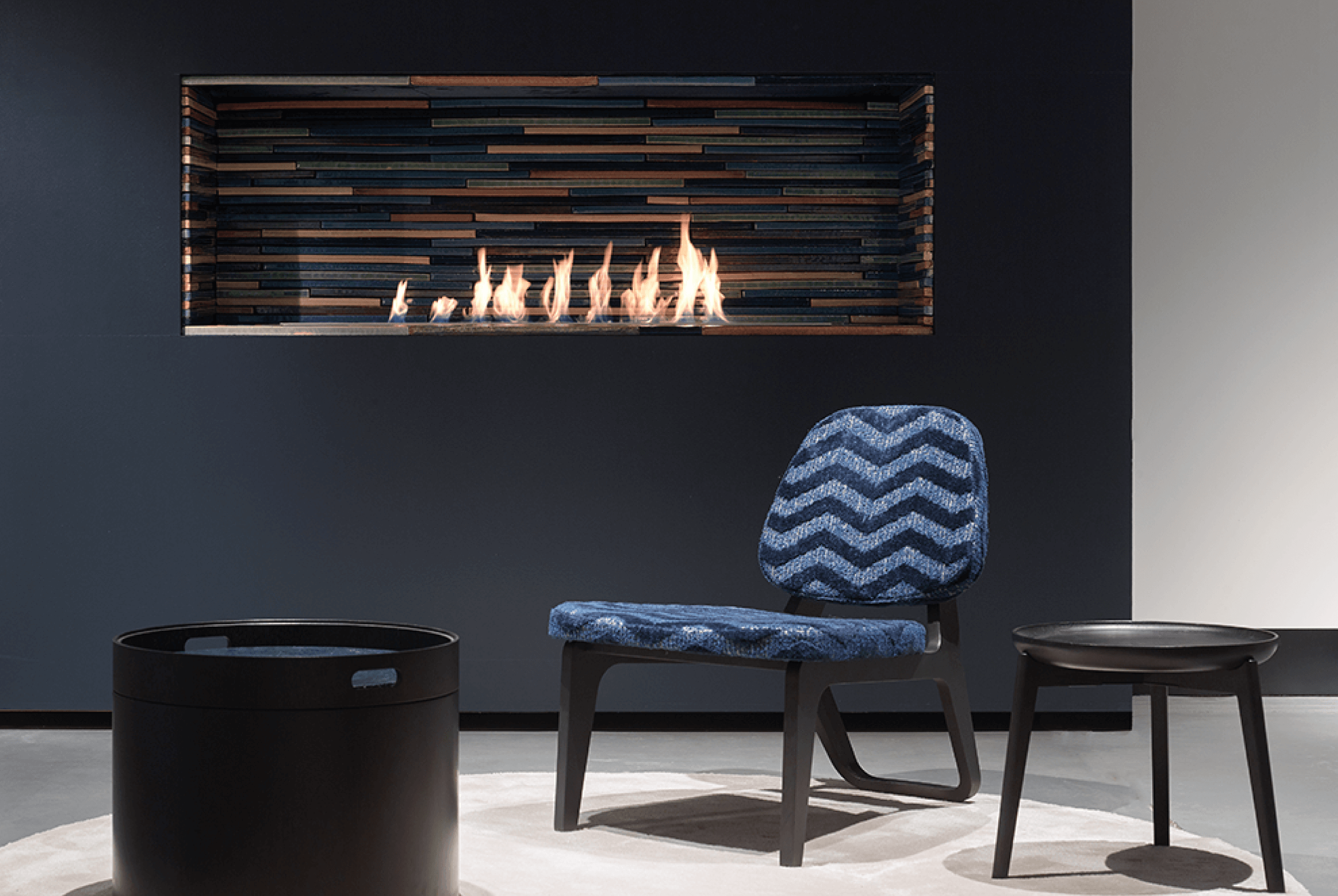 Fire Line bioethanol built-in fireplace in a modern living room in Belgium.