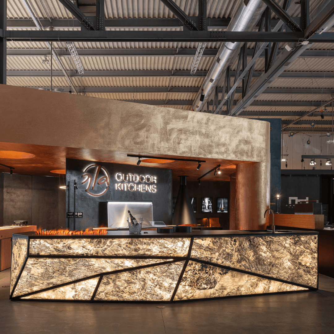 Full view of Concept outdoor kitchen by GlammFire in GLA Outdoor Kitchens showroom